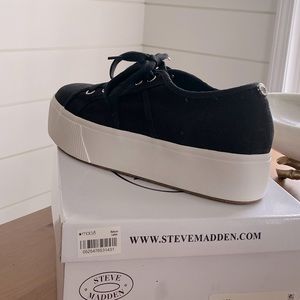 Steve Madden Wedge sneakers